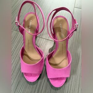 Gianni Bini Vibrant Pink Heels  size 9